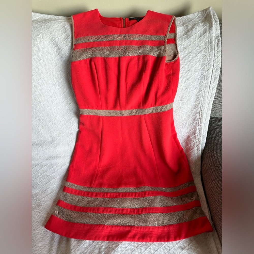 BCBGMaxAzria Tan & Coral Striped Dasen Mixed Lace Dress Size 8